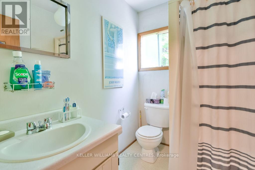 379 Champlain Road Property Photo 15