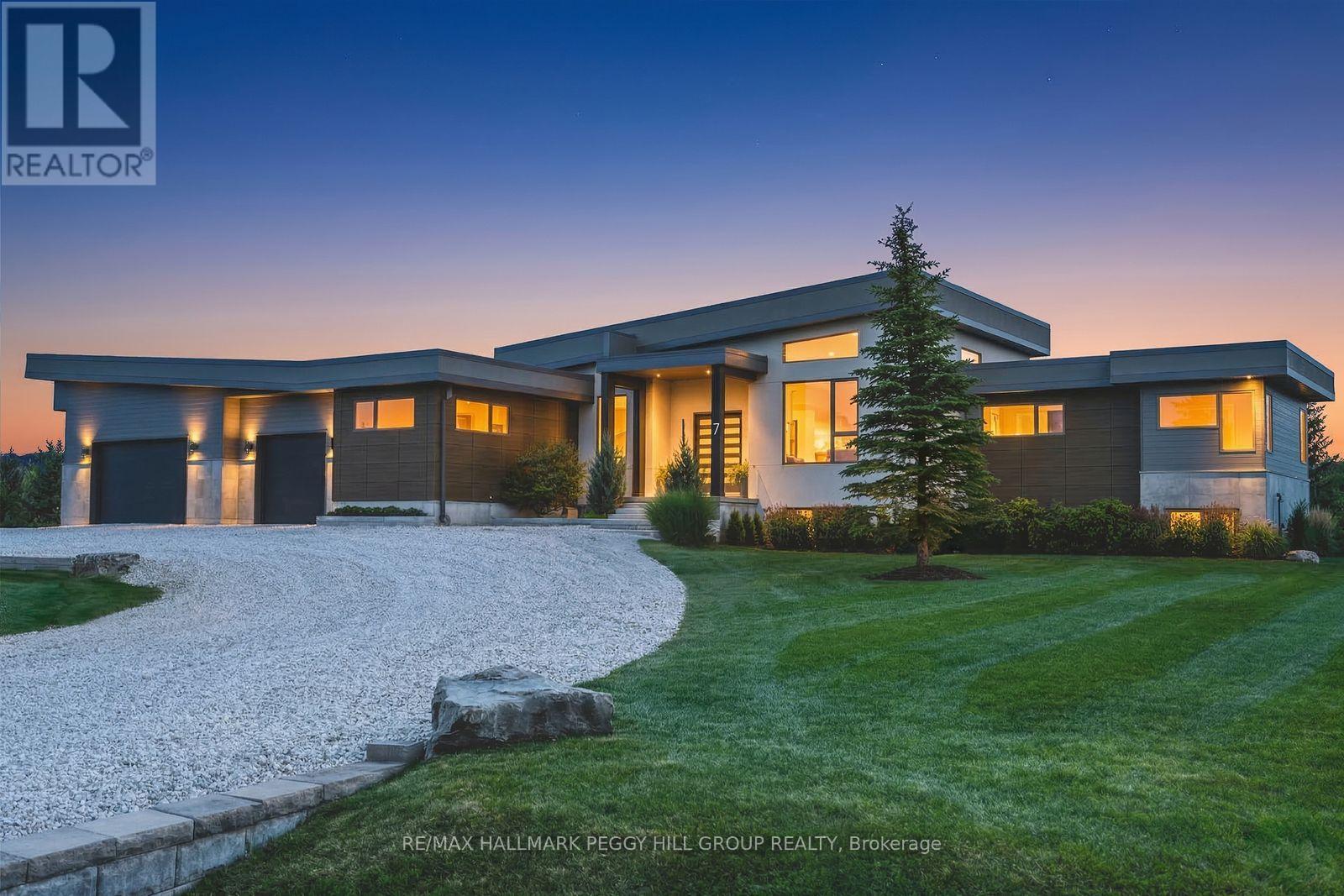 7 MEADOWLARK WAY Property Photo 1