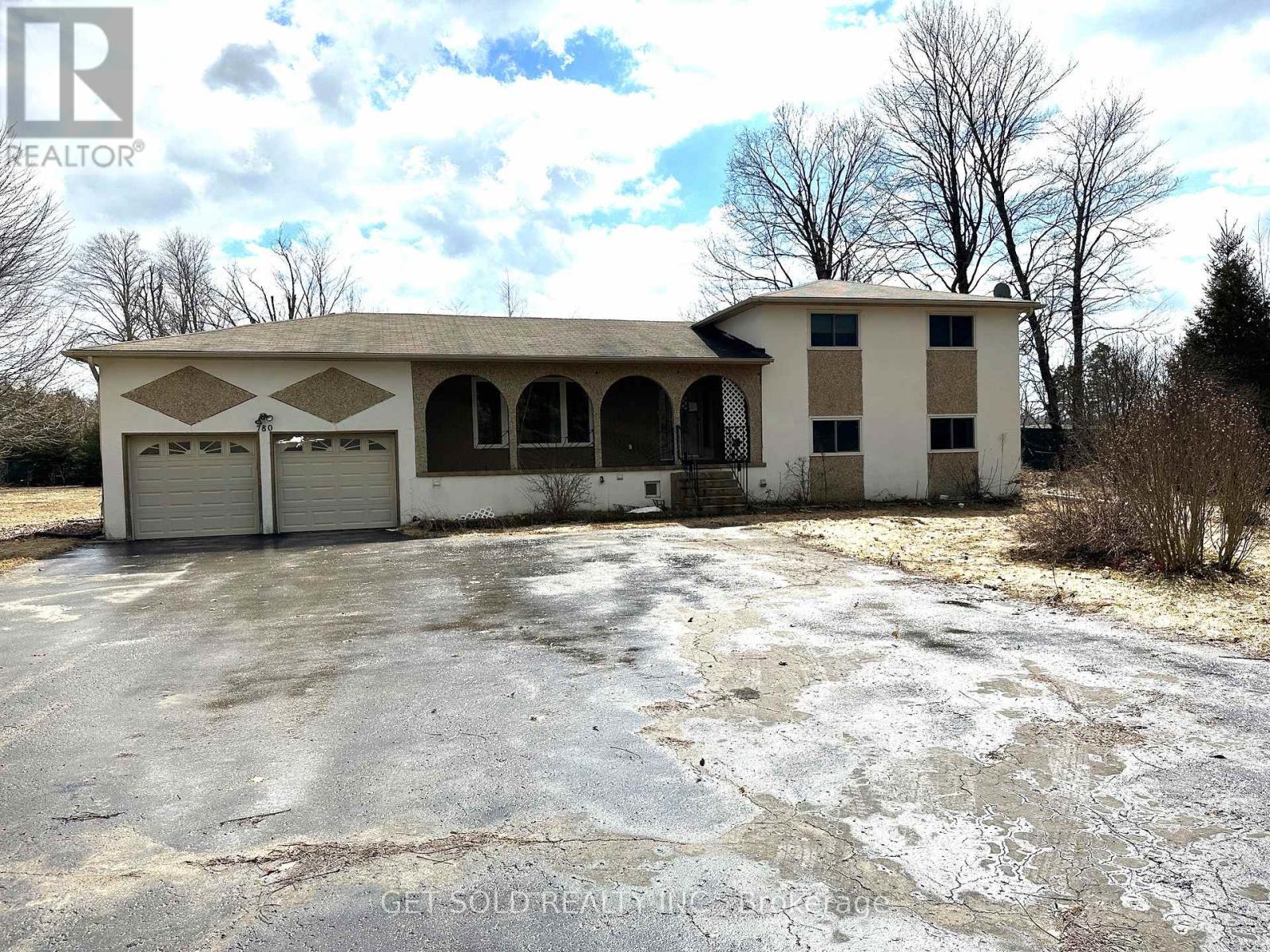 780 Essa Road E Property Photo 1