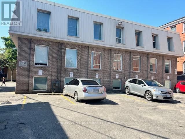 101 - 10 PETER STREET N Property Photo 1