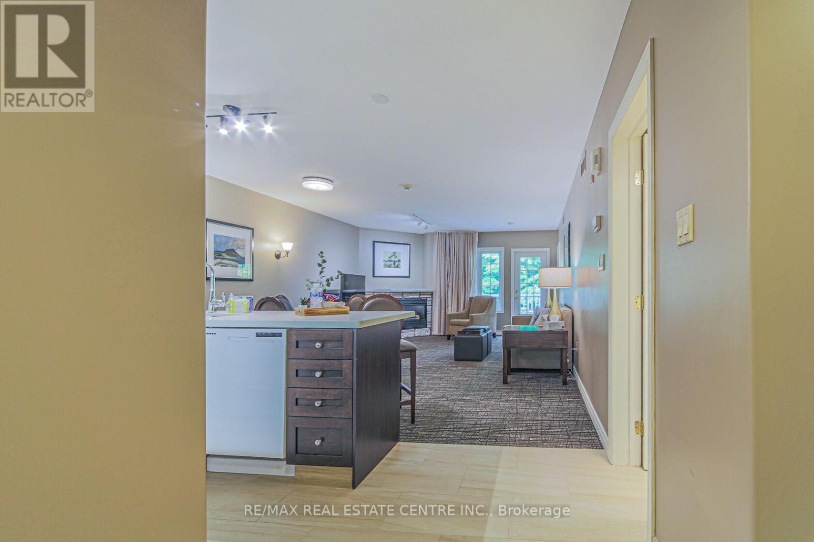 2228 - 90 Highland Drive Property Photo 3