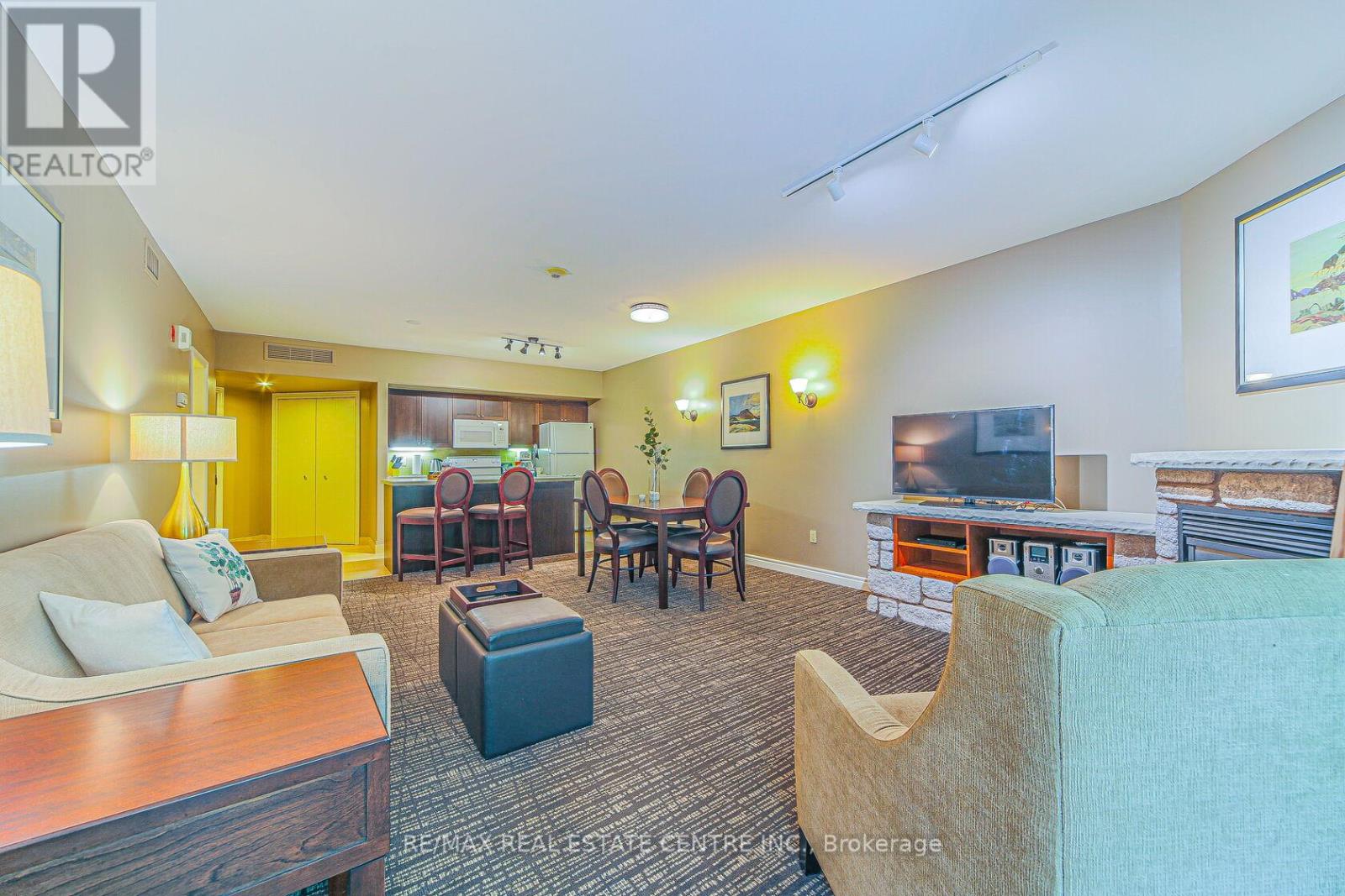 2228 - 90 Highland Drive Property Photo 5