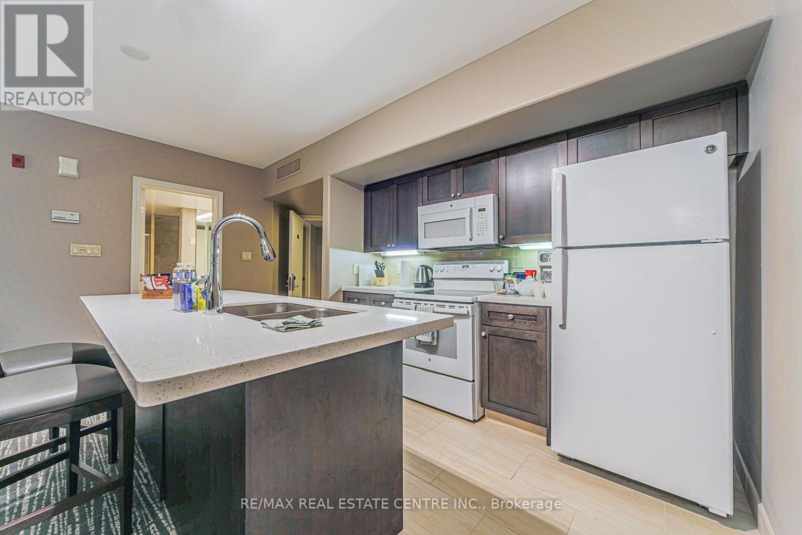 2228 - 90 Highland Drive Property Photo 9