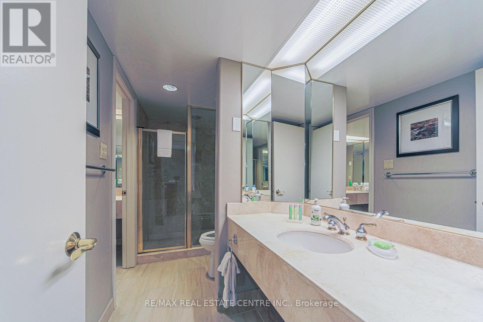 2228 - 90 Highland Drive Property Photo 11
