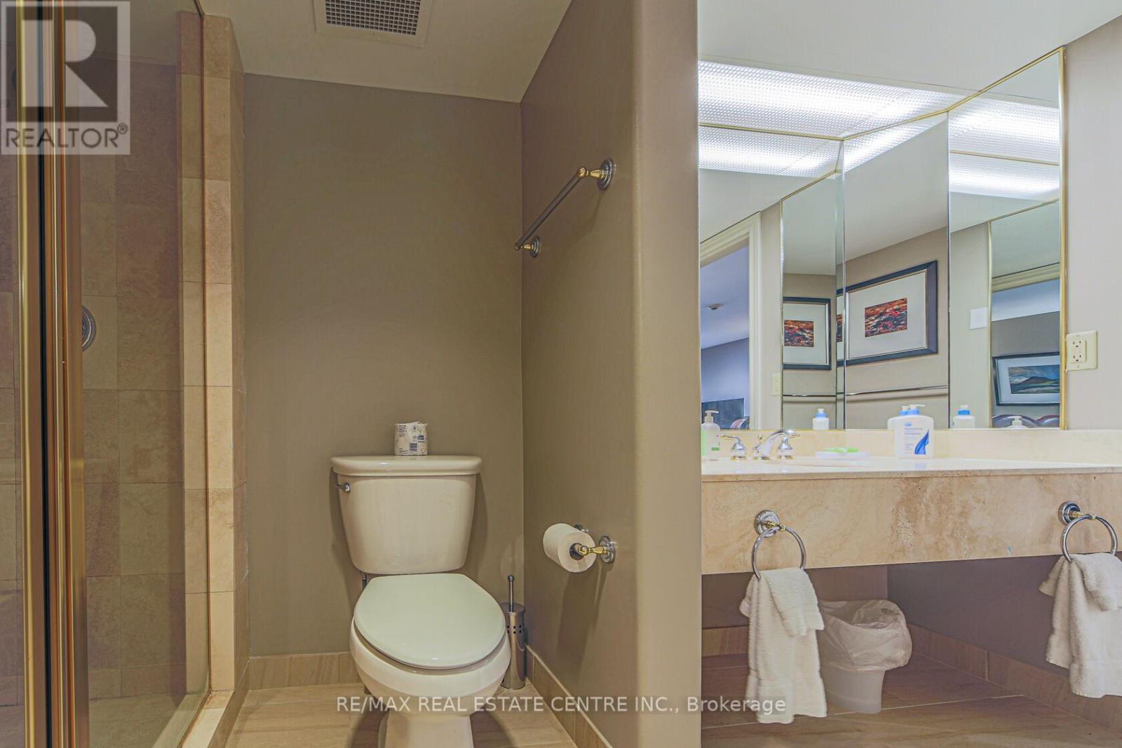 2228 - 90 Highland Drive Property Photo 12