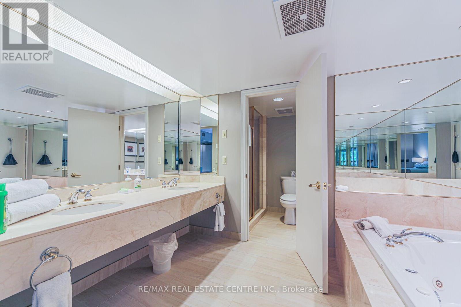 2228 - 90 Highland Drive Property Photo 13