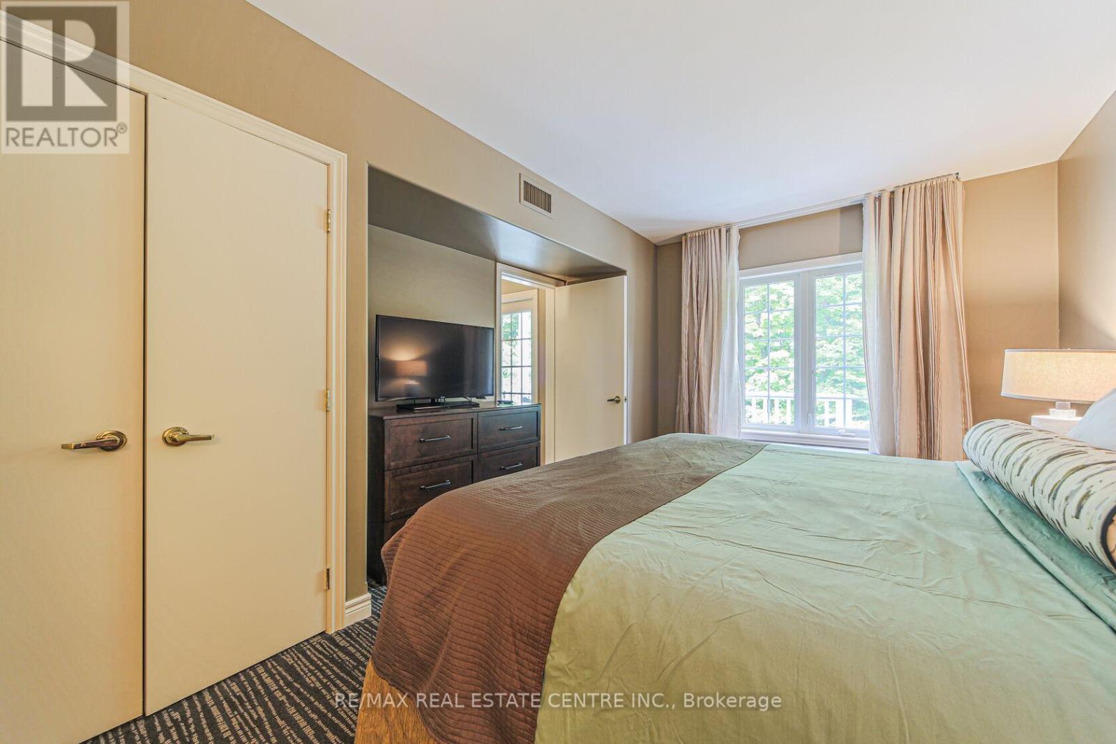 2228 - 90 Highland Drive Property Photo 17