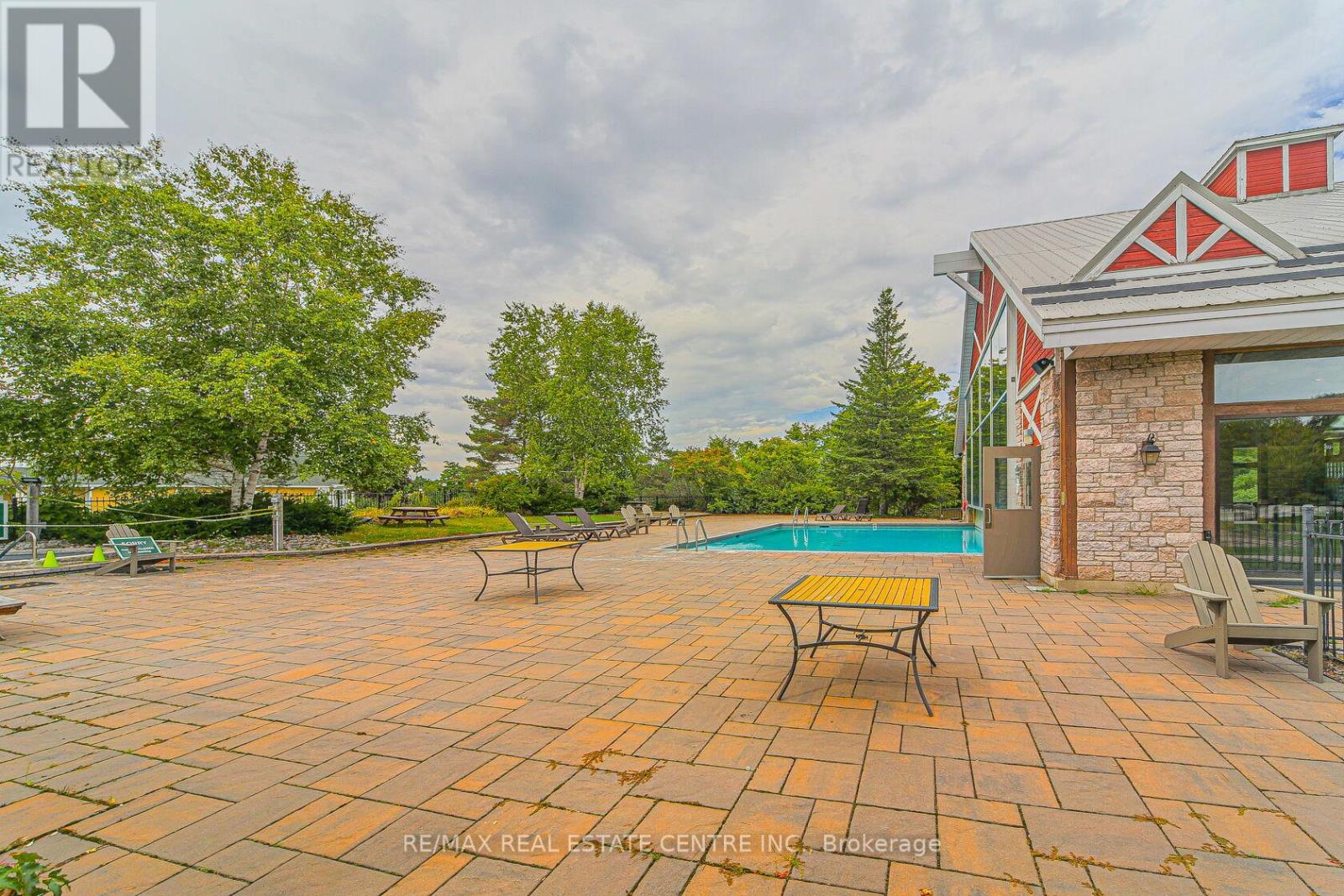 2228 - 90 Highland Drive Property Photo 25