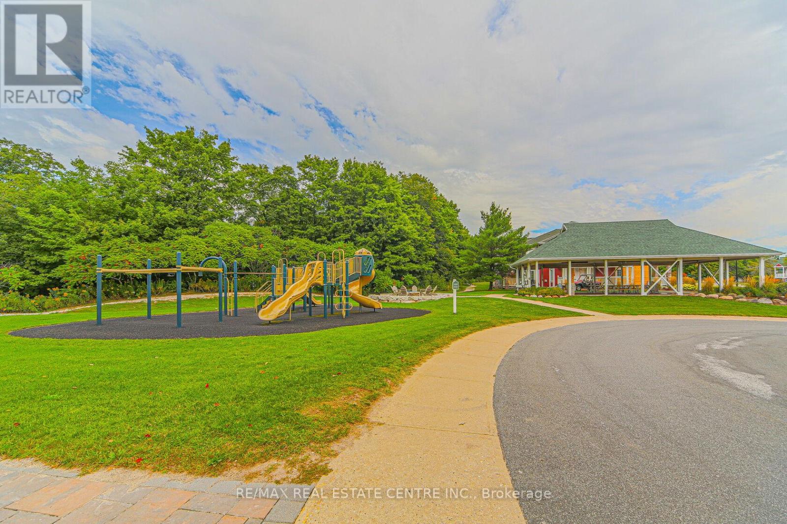 2228 - 90 Highland Drive Property Photo 31