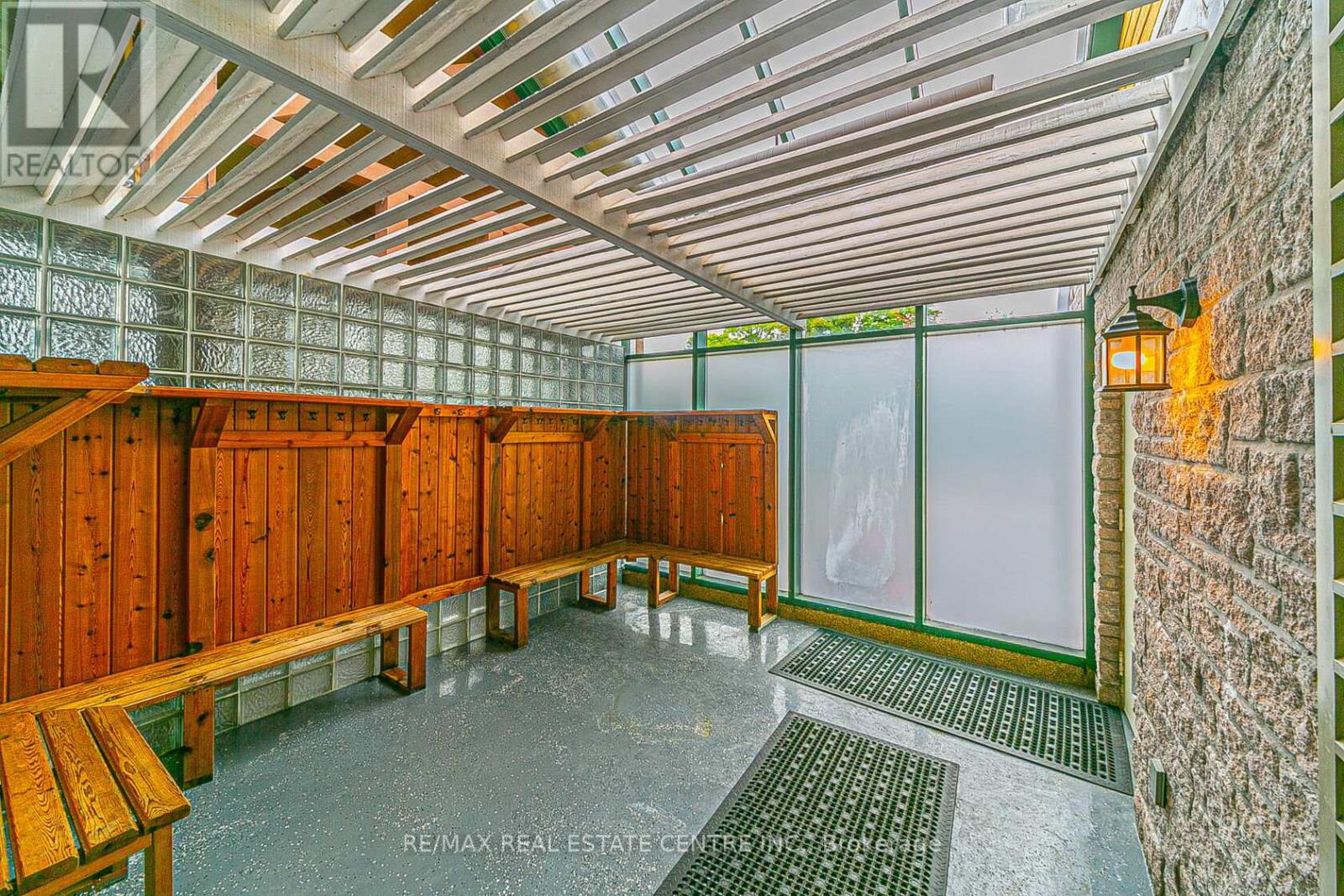 2228 - 90 Highland Drive Property Photo 33