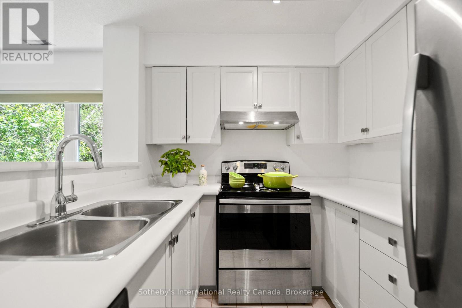 331 Mariners Way Property Photo 8