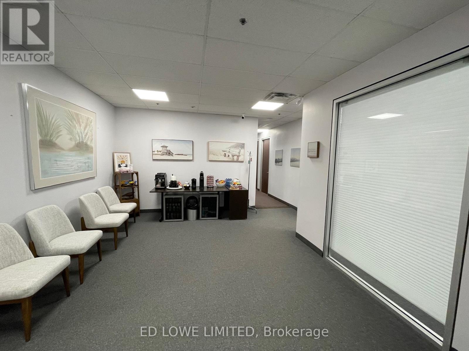 206-208 - 126 Wellington Street W Property Photo 8