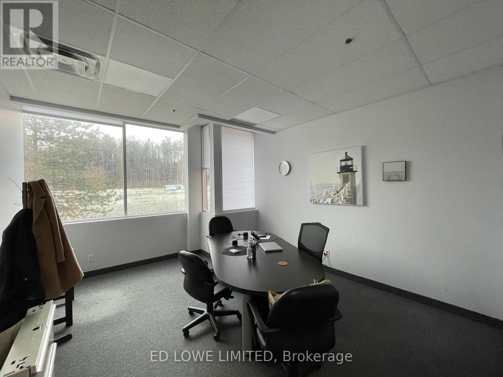 206-208 - 126 Wellington Street W Property Photo 11