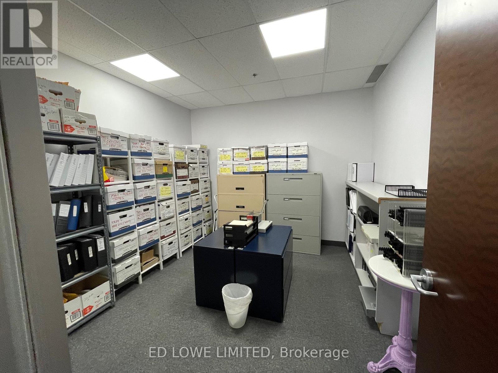 206-208 - 126 Wellington Street W Property Photo 12