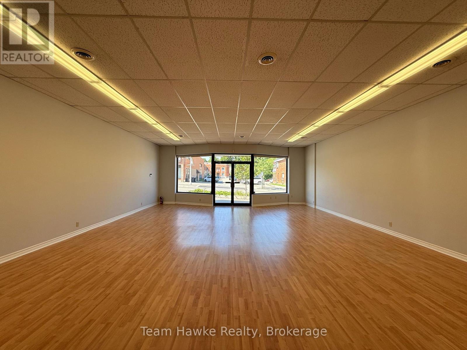 365 King Street Property Photo 5