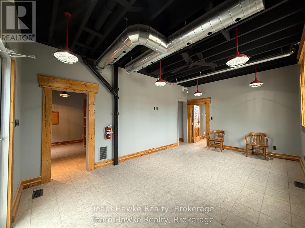 1e - 361 King Street Property Photo 16
