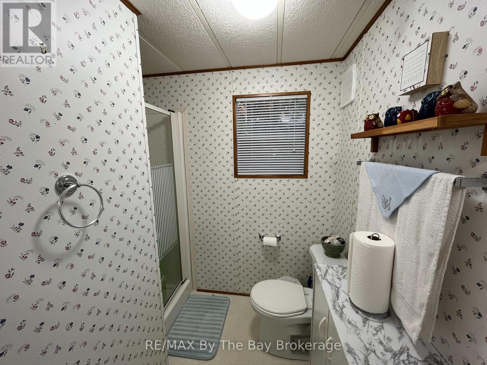 68 - 85 Theme Park Drive Property Photo 14