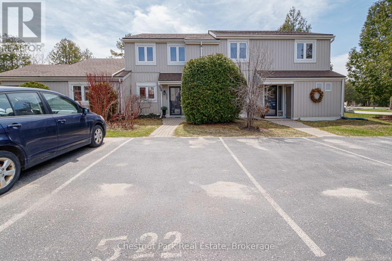522 Oxbow Crescent Property Photo 2