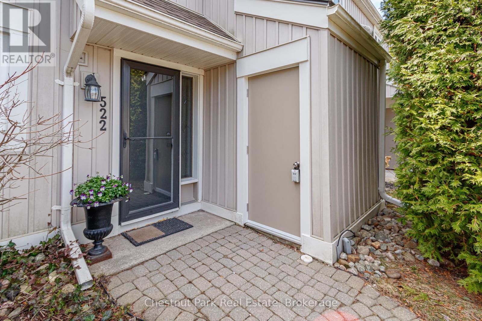 522 Oxbow Crescent Property Photo 4