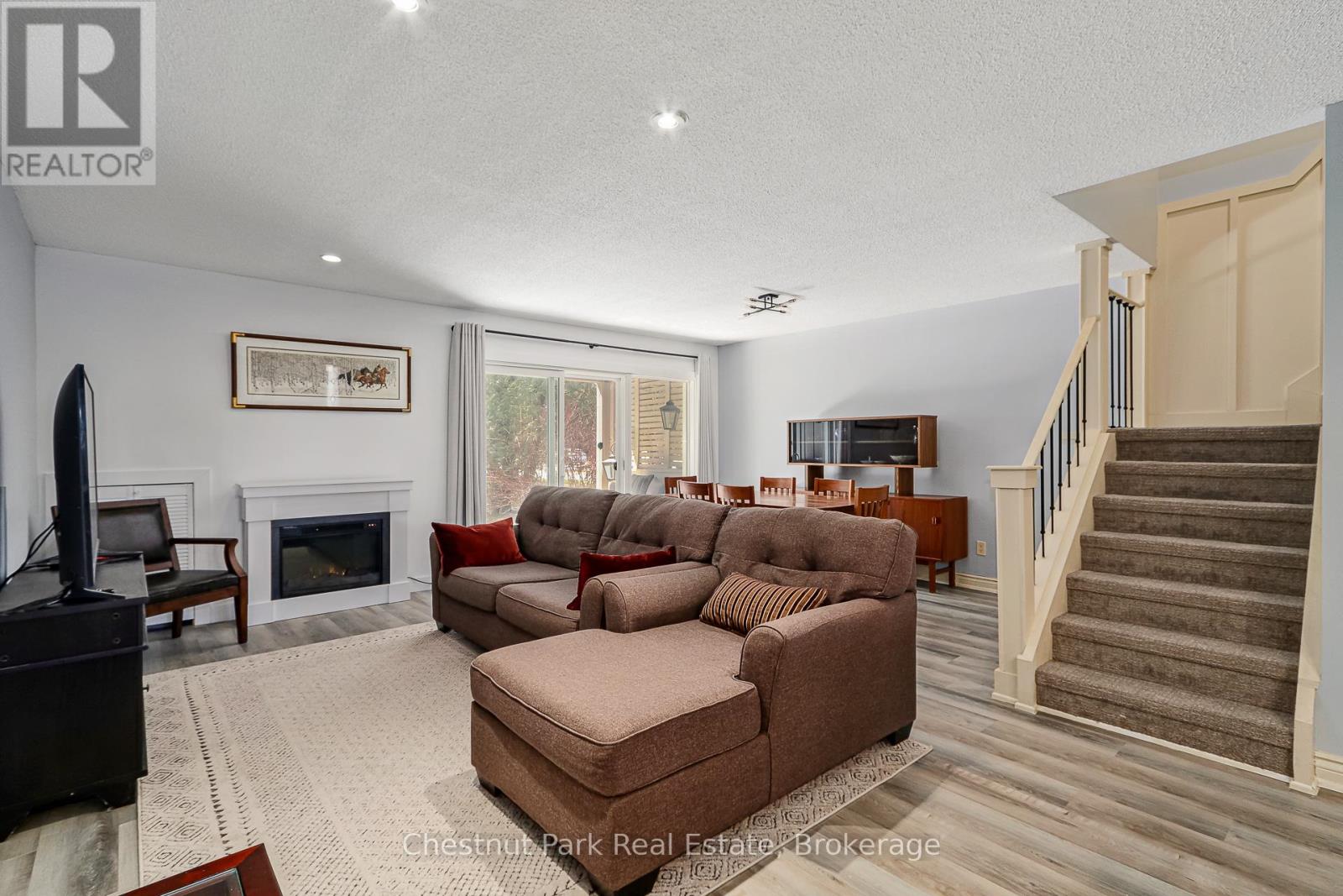 522 Oxbow Crescent Property Photo 8