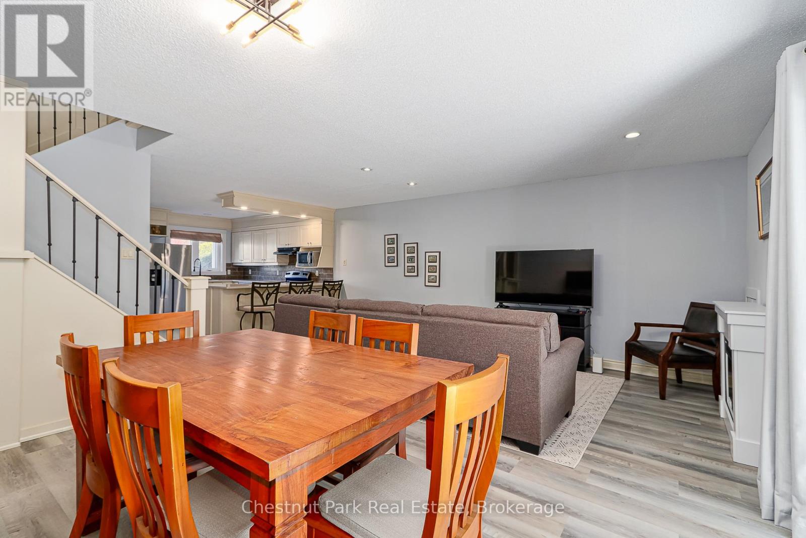 522 Oxbow Crescent Property Photo 15