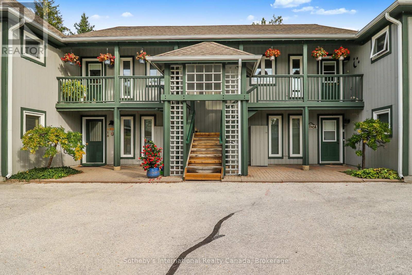 318 MARINERS WAY Property Photo 1