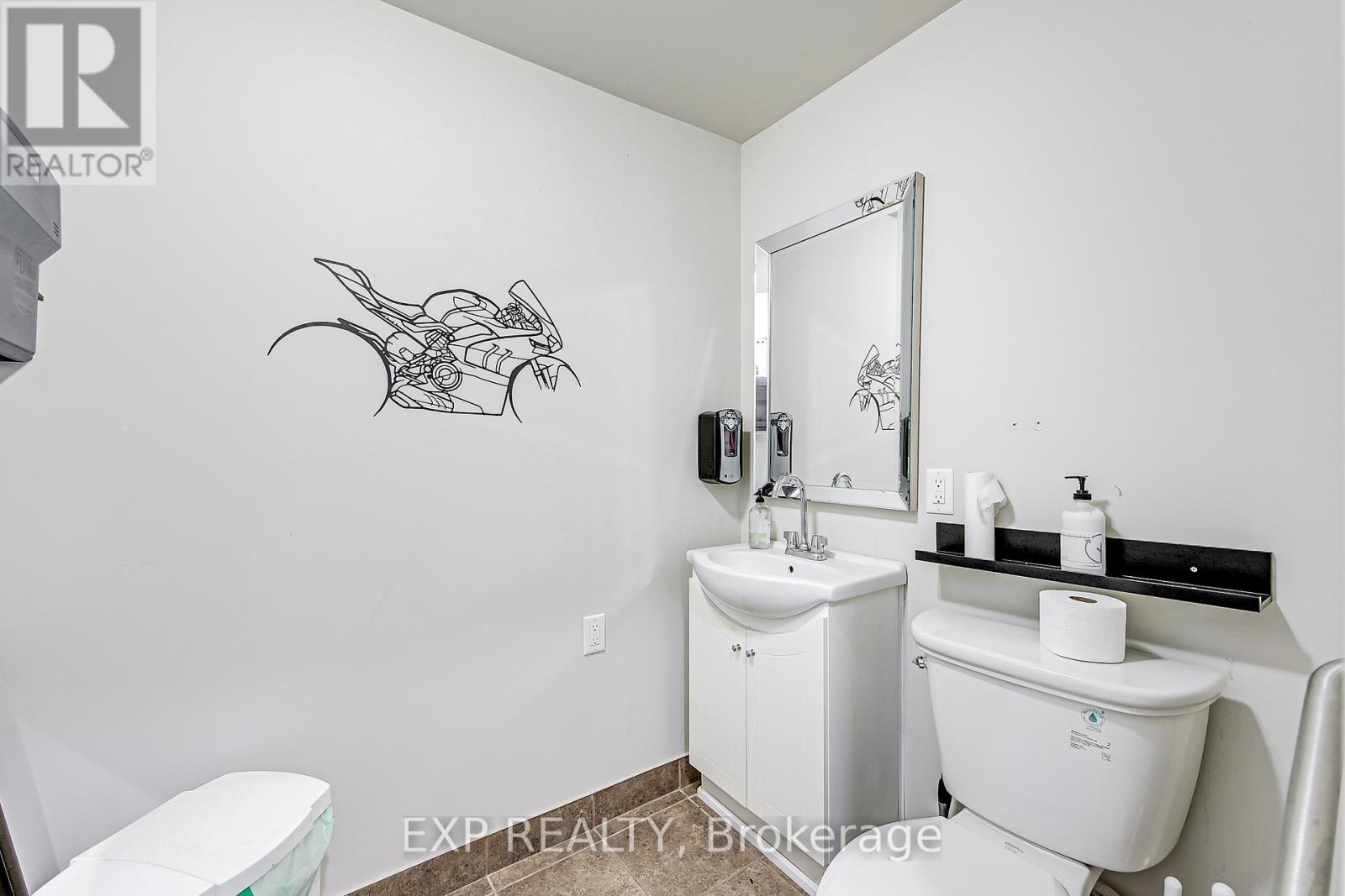 2 Francis Street E Property Photo 18
