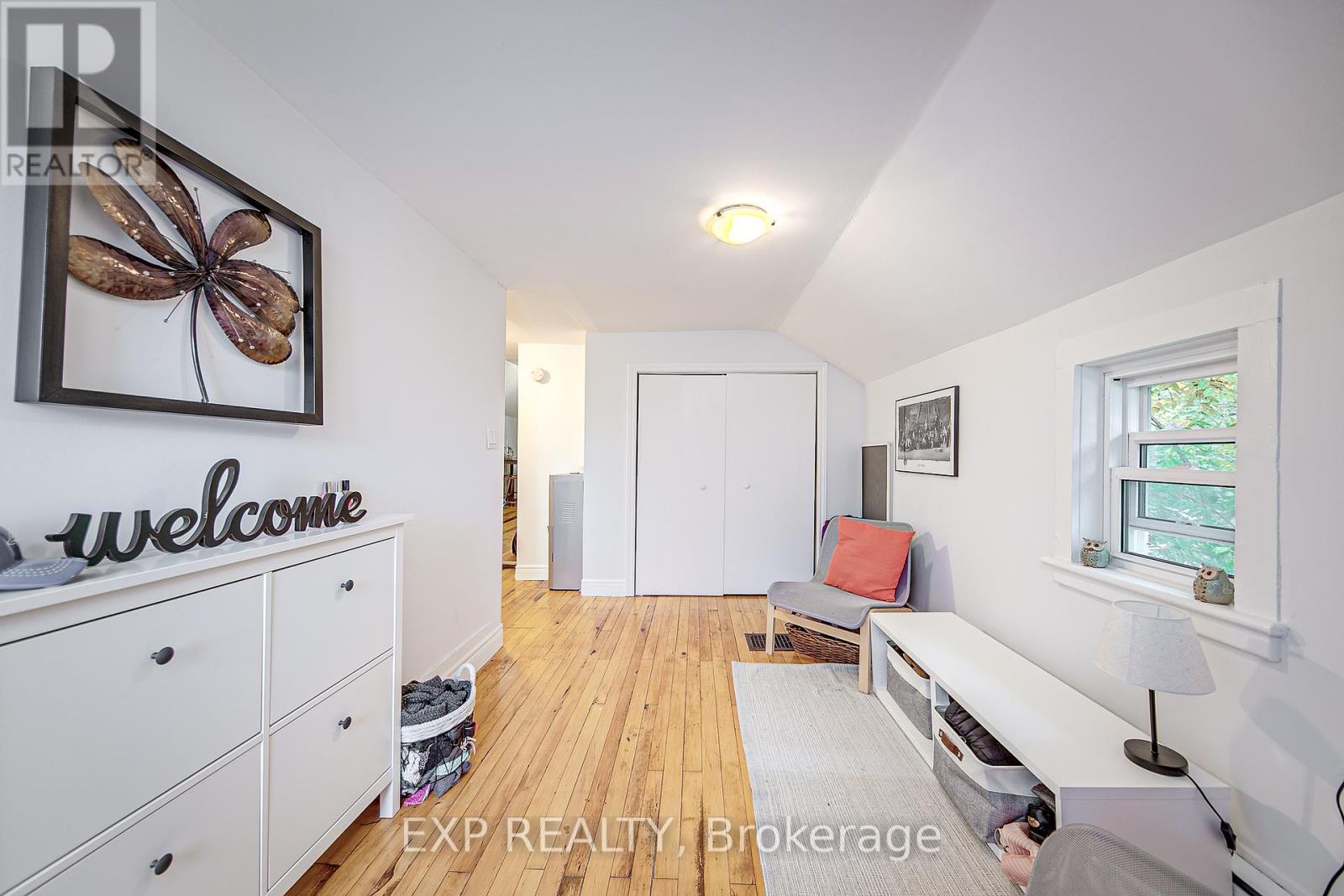 2 Francis Street E Property Photo 28