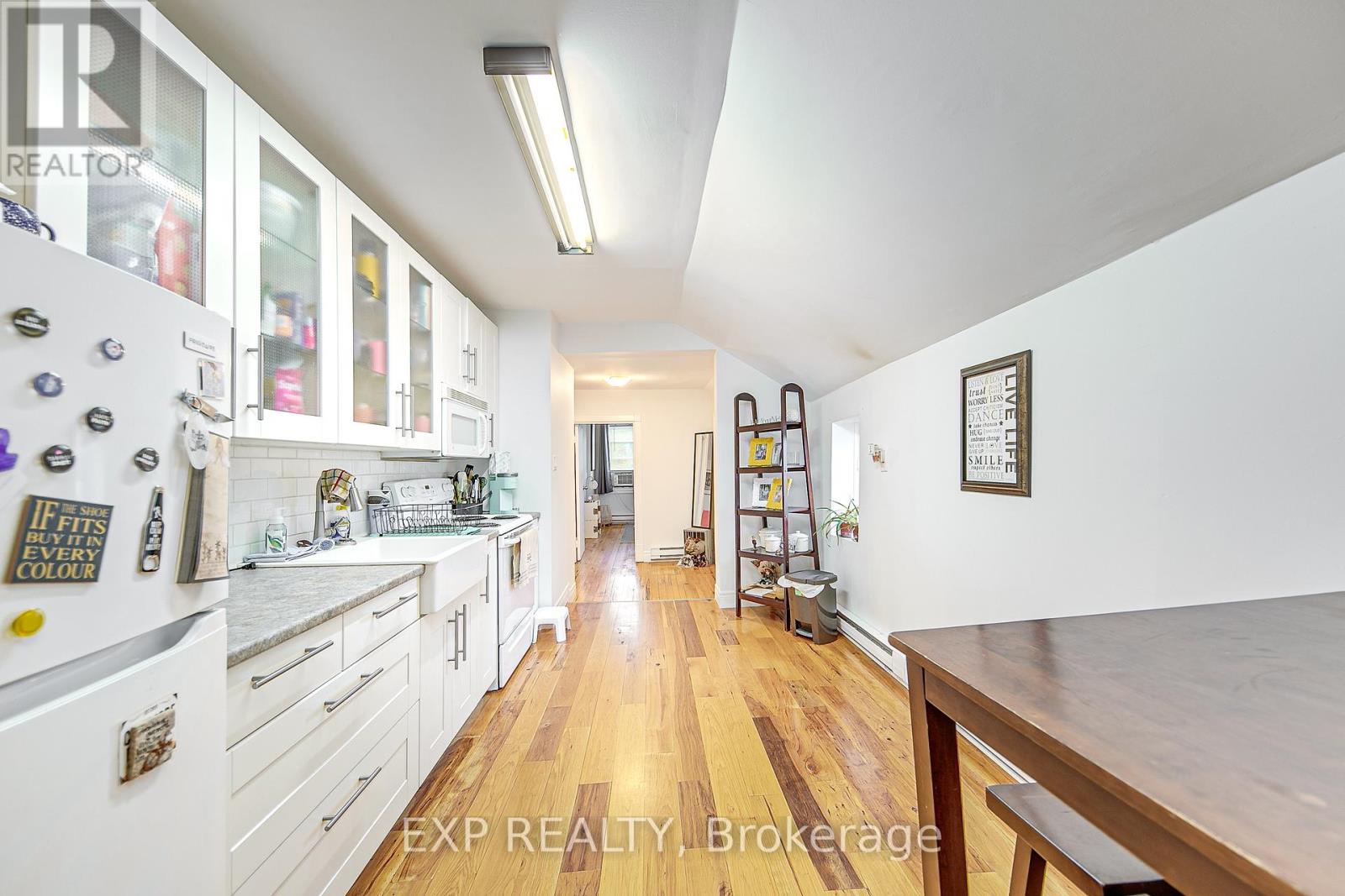 2 Francis Street E Property Photo 33