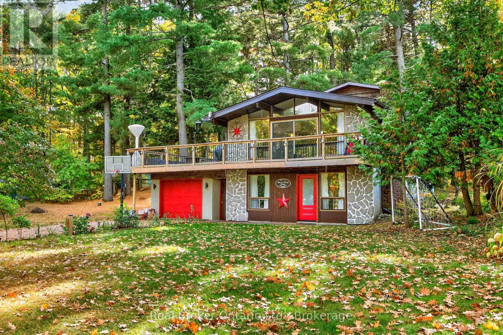 1950 Champlain Road Property Photo 1