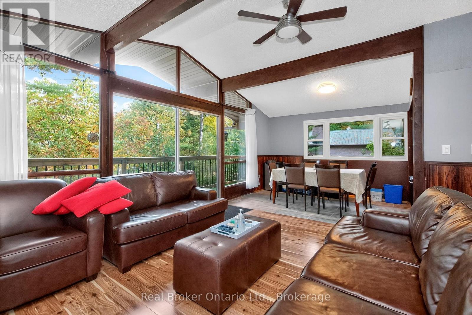 1950 Champlain Road Property Photo 6