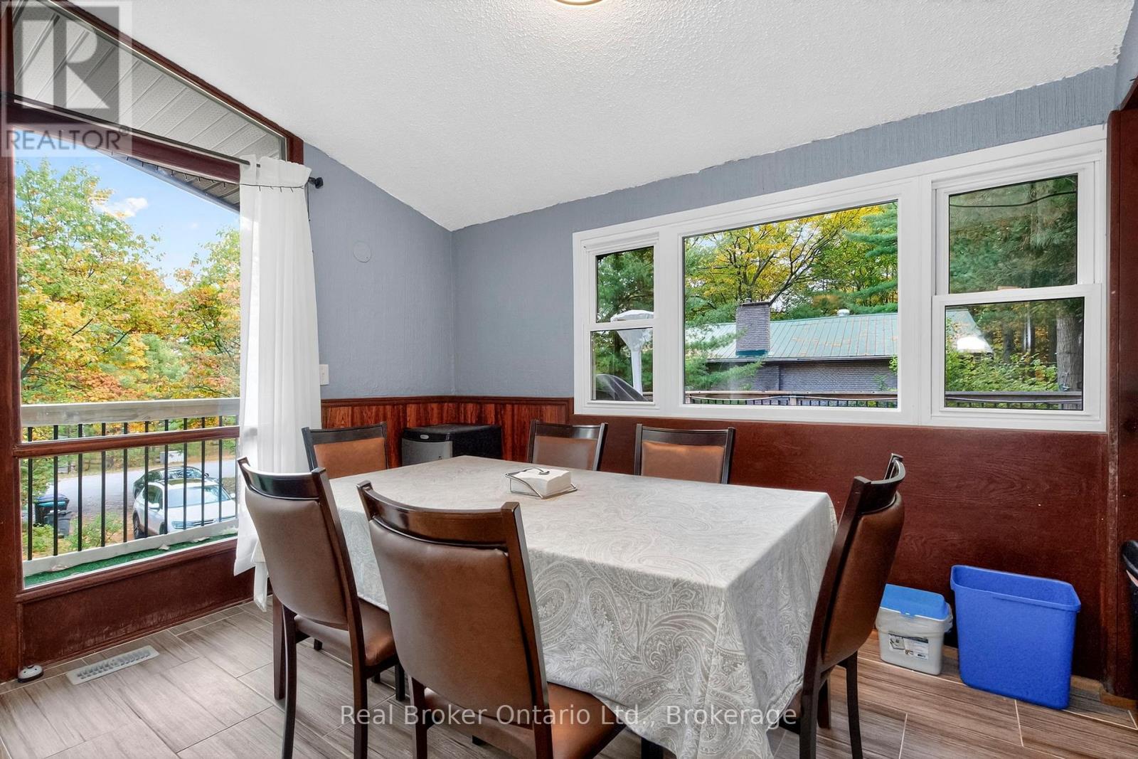 1950 Champlain Road Property Photo 7