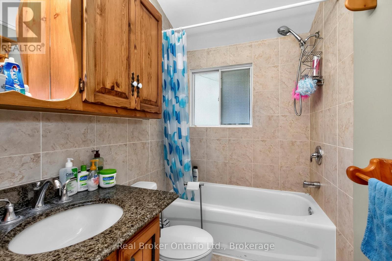 1950 Champlain Road Property Photo 15
