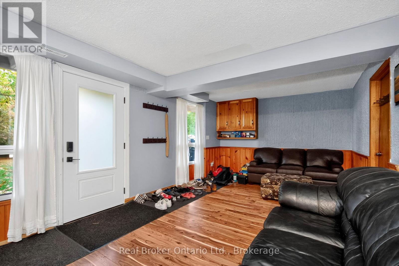 1950 Champlain Road Property Photo 16