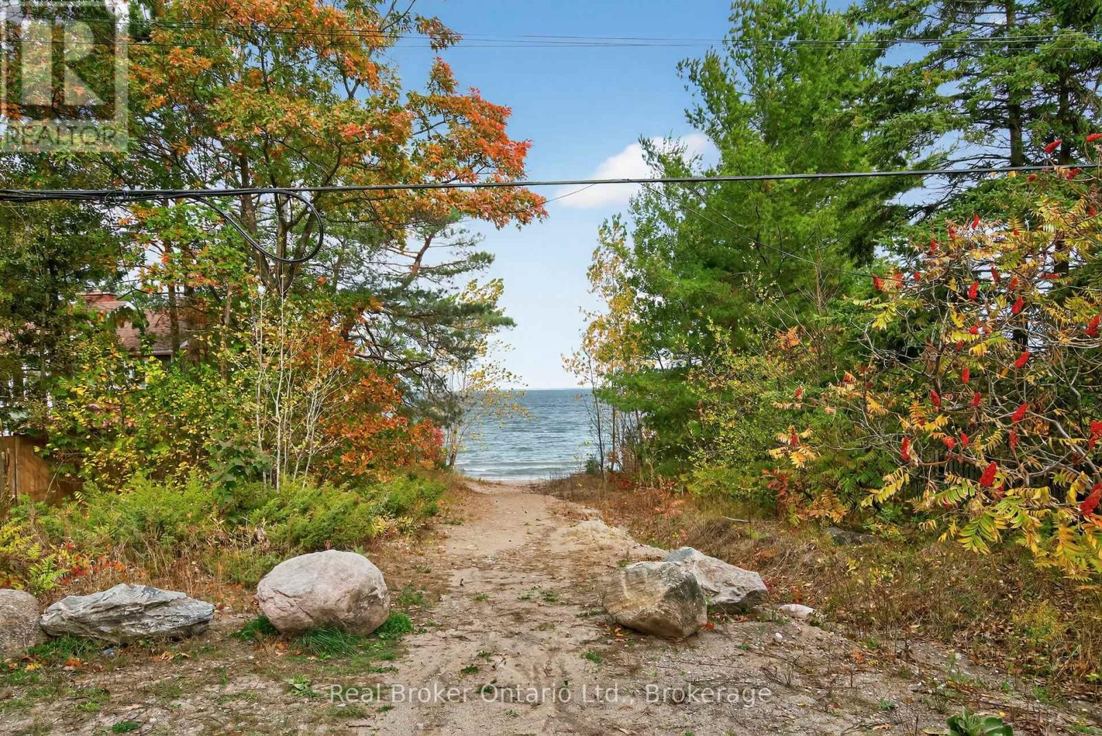 1950 Champlain Road Property Photo 28