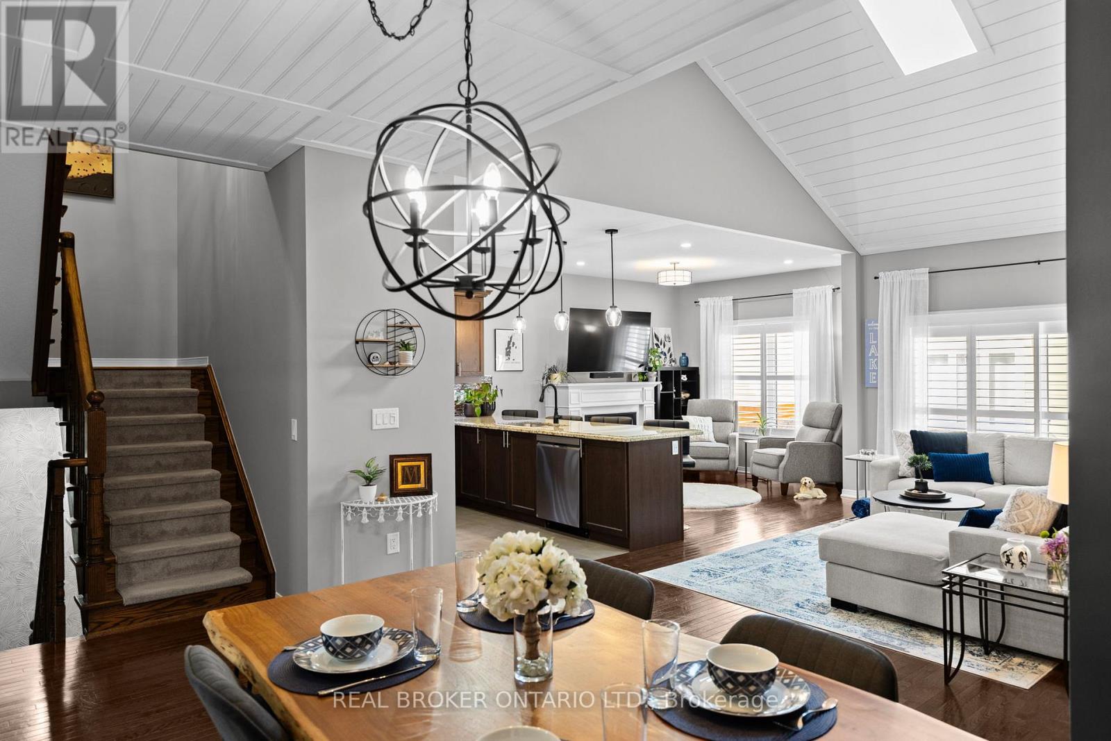 3321 Beach Club Boulevard Property Photo 4