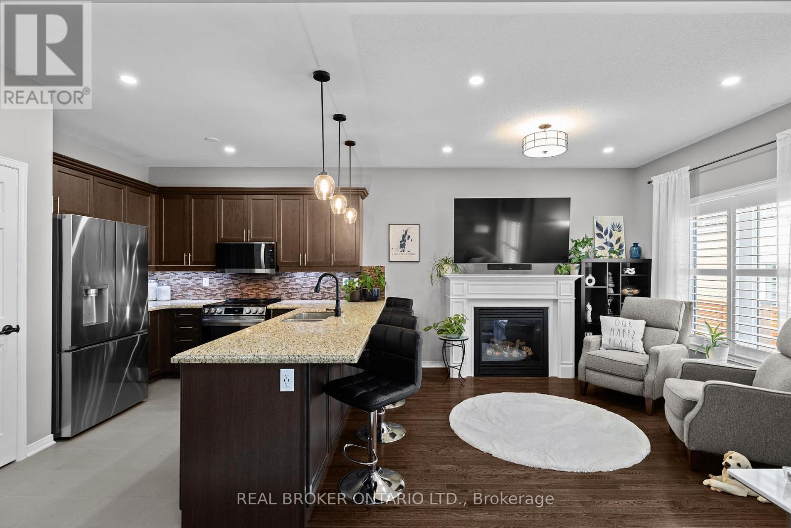 3321 Beach Club Boulevard Property Photo 9