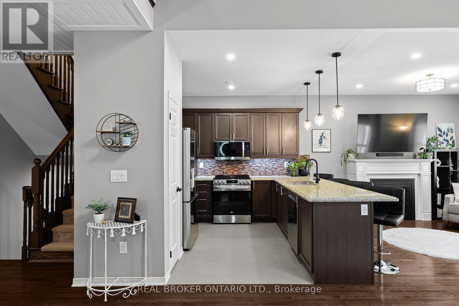 3321 Beach Club Boulevard Property Photo 10
