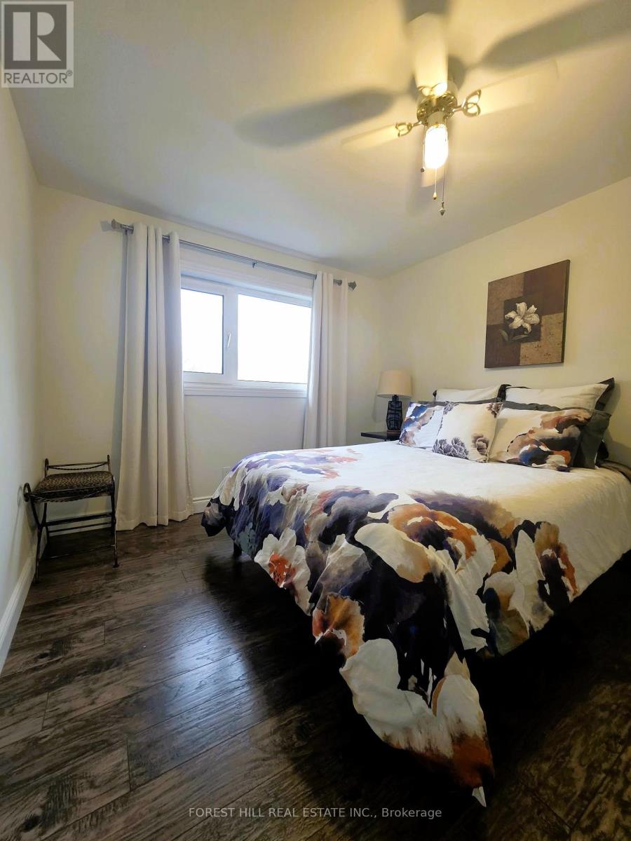 859 Lakeshore Road E Property Photo 14