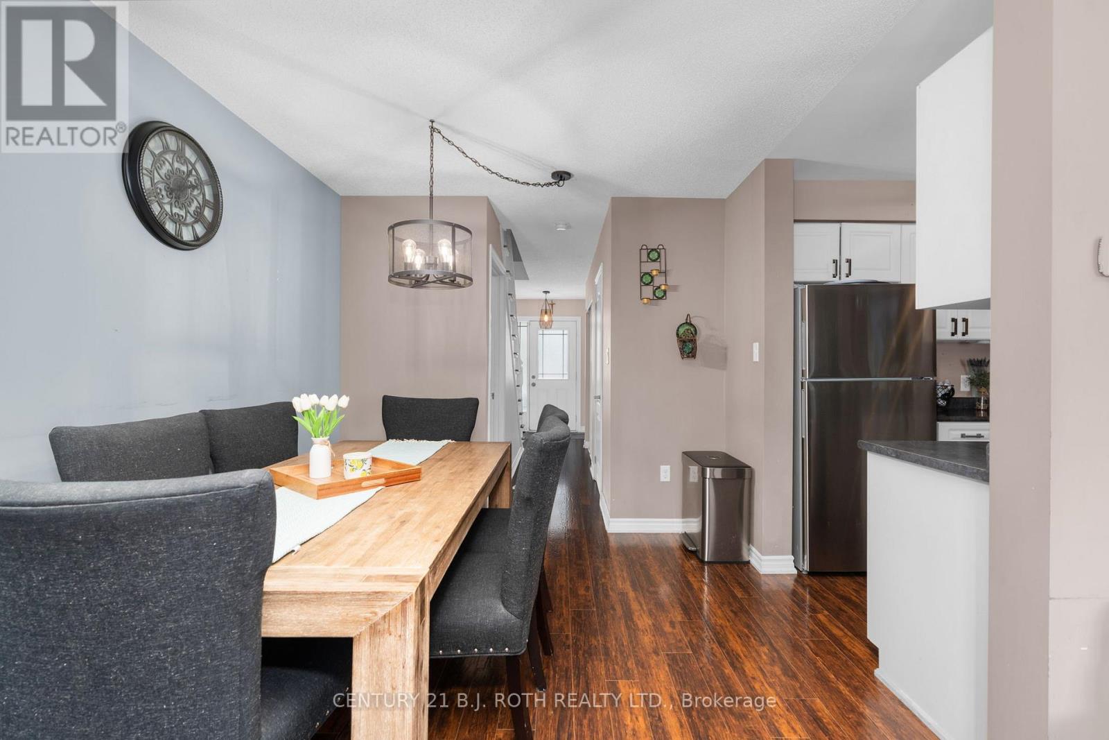 221 Harvie Road Property Photo 10