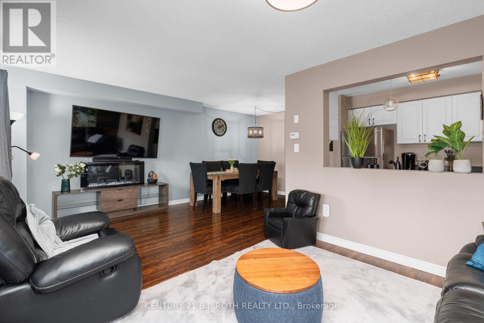 221 Harvie Road Property Photo 16