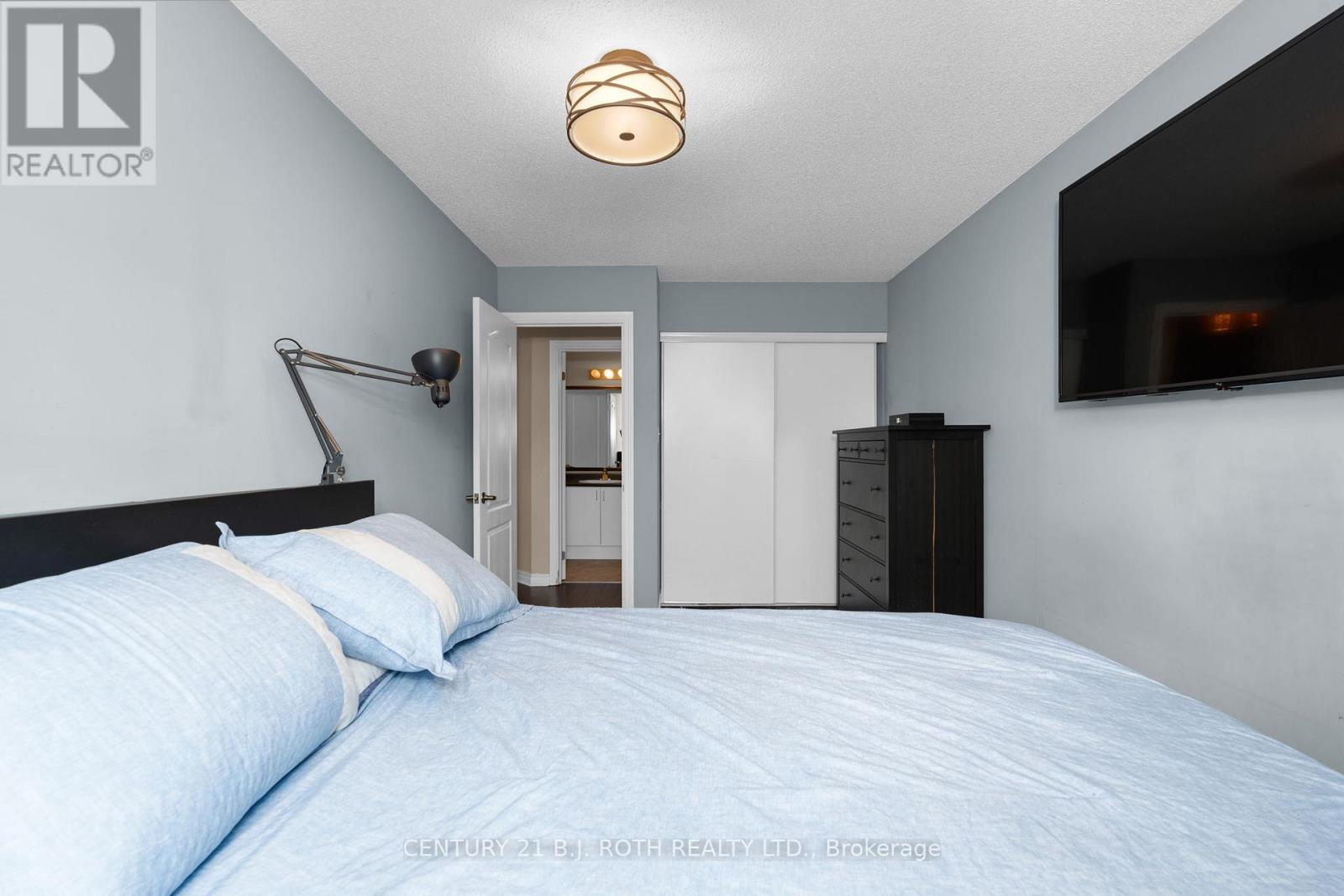 221 Harvie Road Property Photo 24