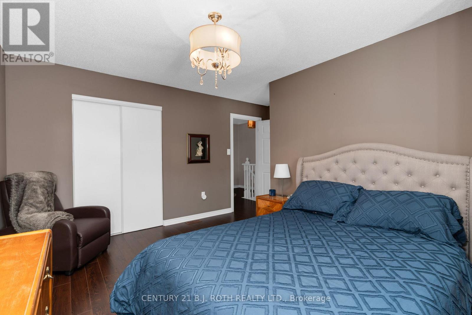 221 Harvie Road Property Photo 27