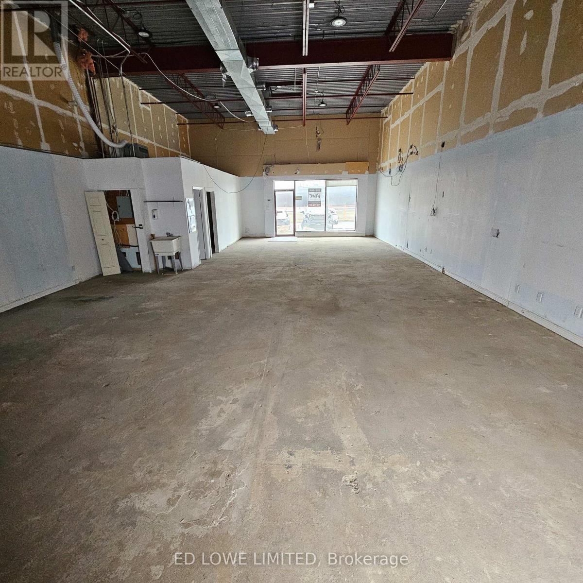 38 - 35 Cedar Pointe Drive Property Photo 3