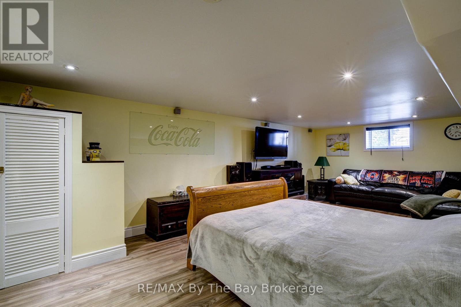 31 Saunders Street Property Photo 34