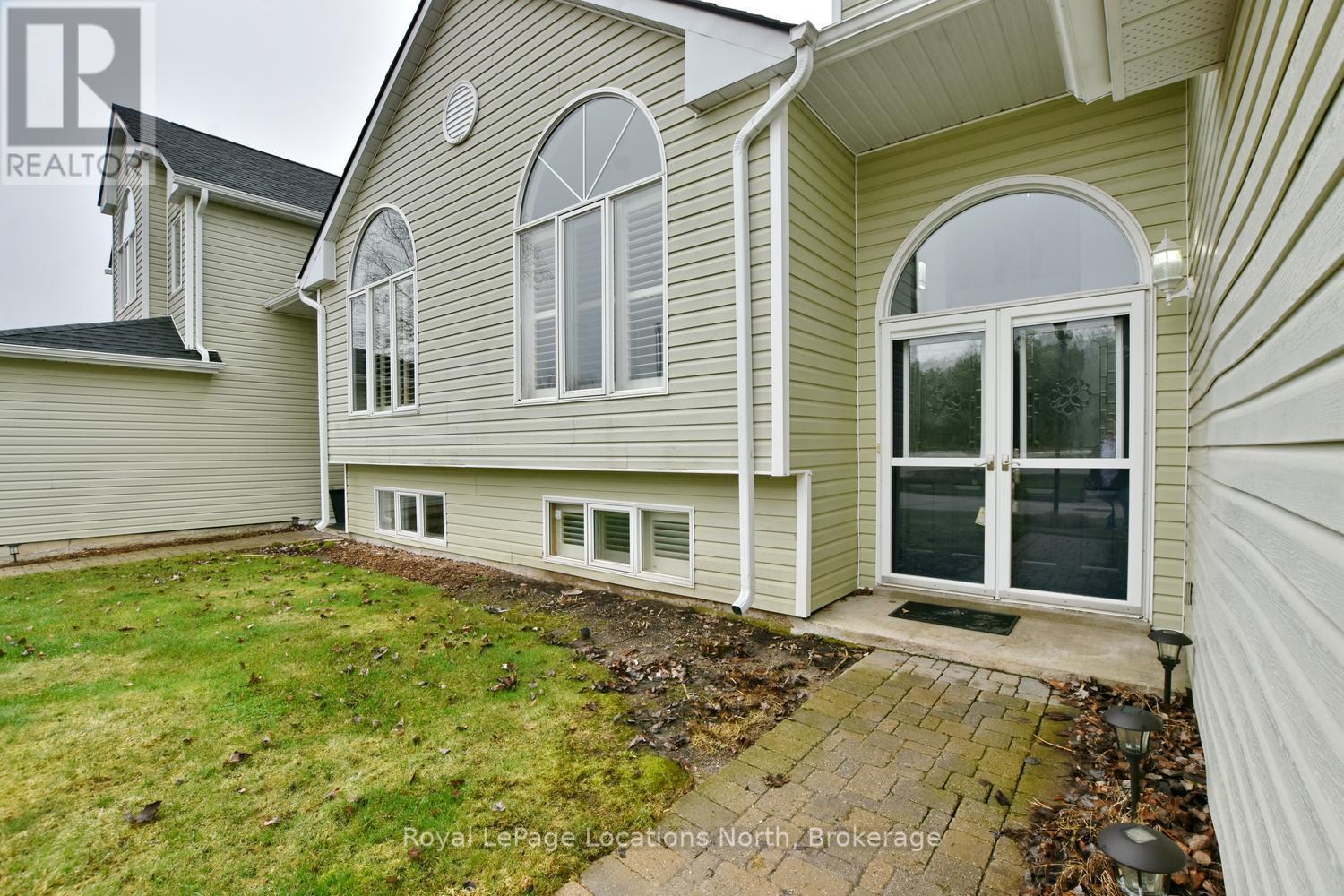 61 Barker Boulevard Property Photo 2