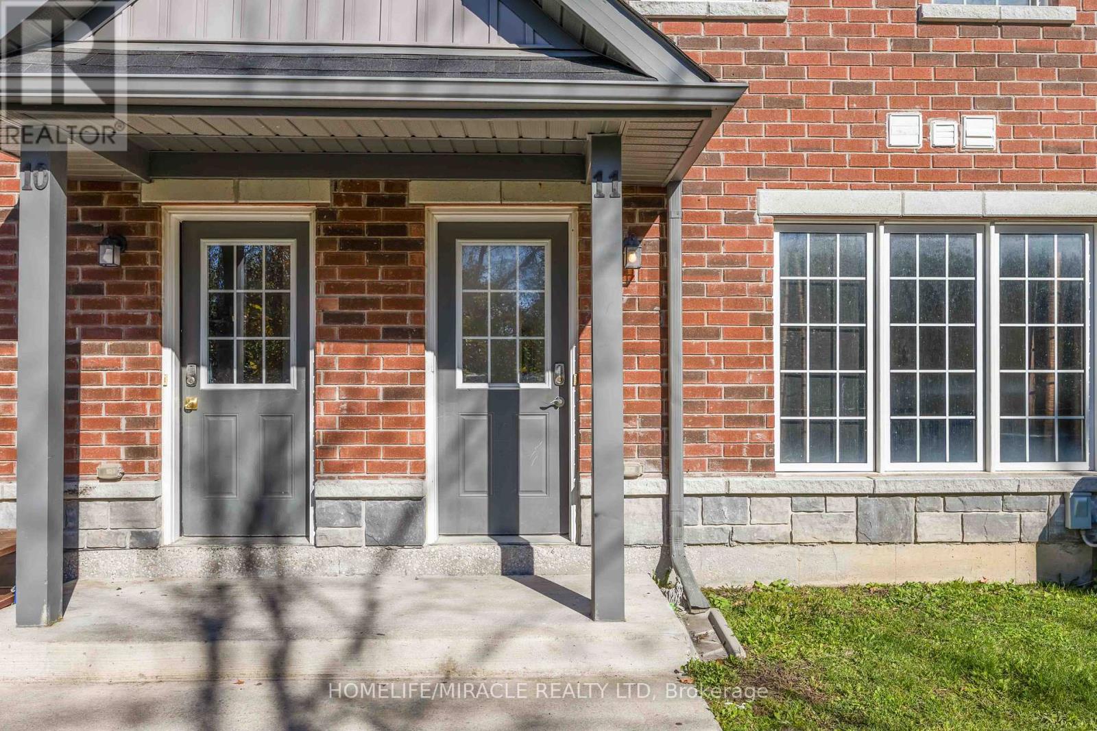 11 - 244 Penetanguishene Road Property Photo 3