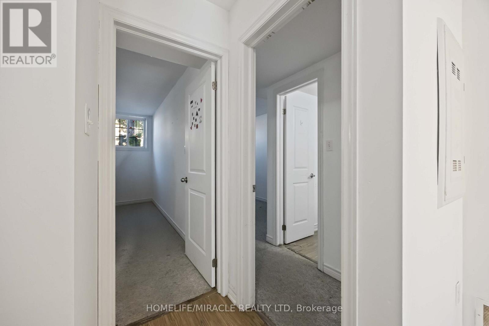 11 - 244 Penetanguishene Road Property Photo 16