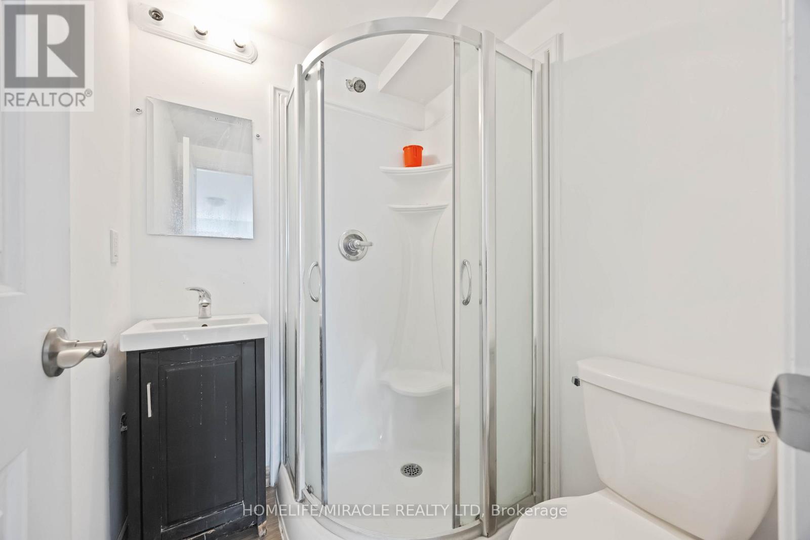 11 - 244 Penetanguishene Road Property Photo 27