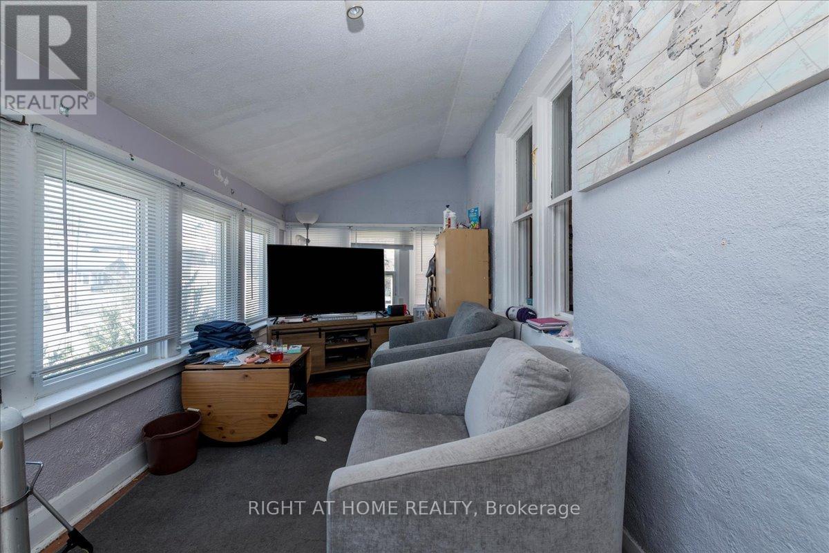 29 Peel Street Property Photo 24